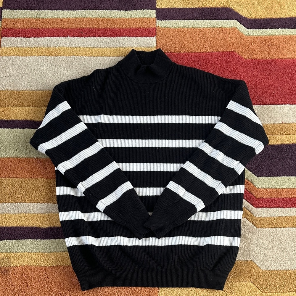 SHEIN Men's Black and White Turtleneck Sweater